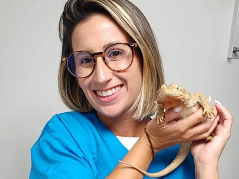 luiza giraldez veterinária da birdcare